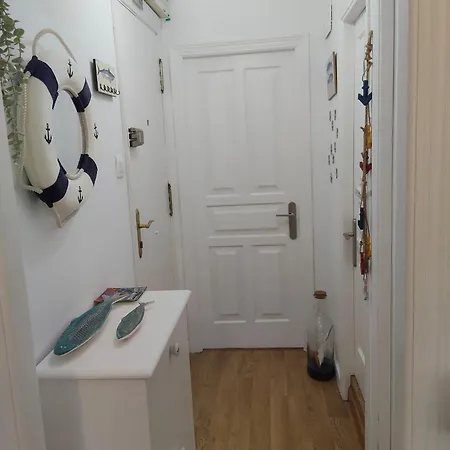 Tazones,79 Apartment